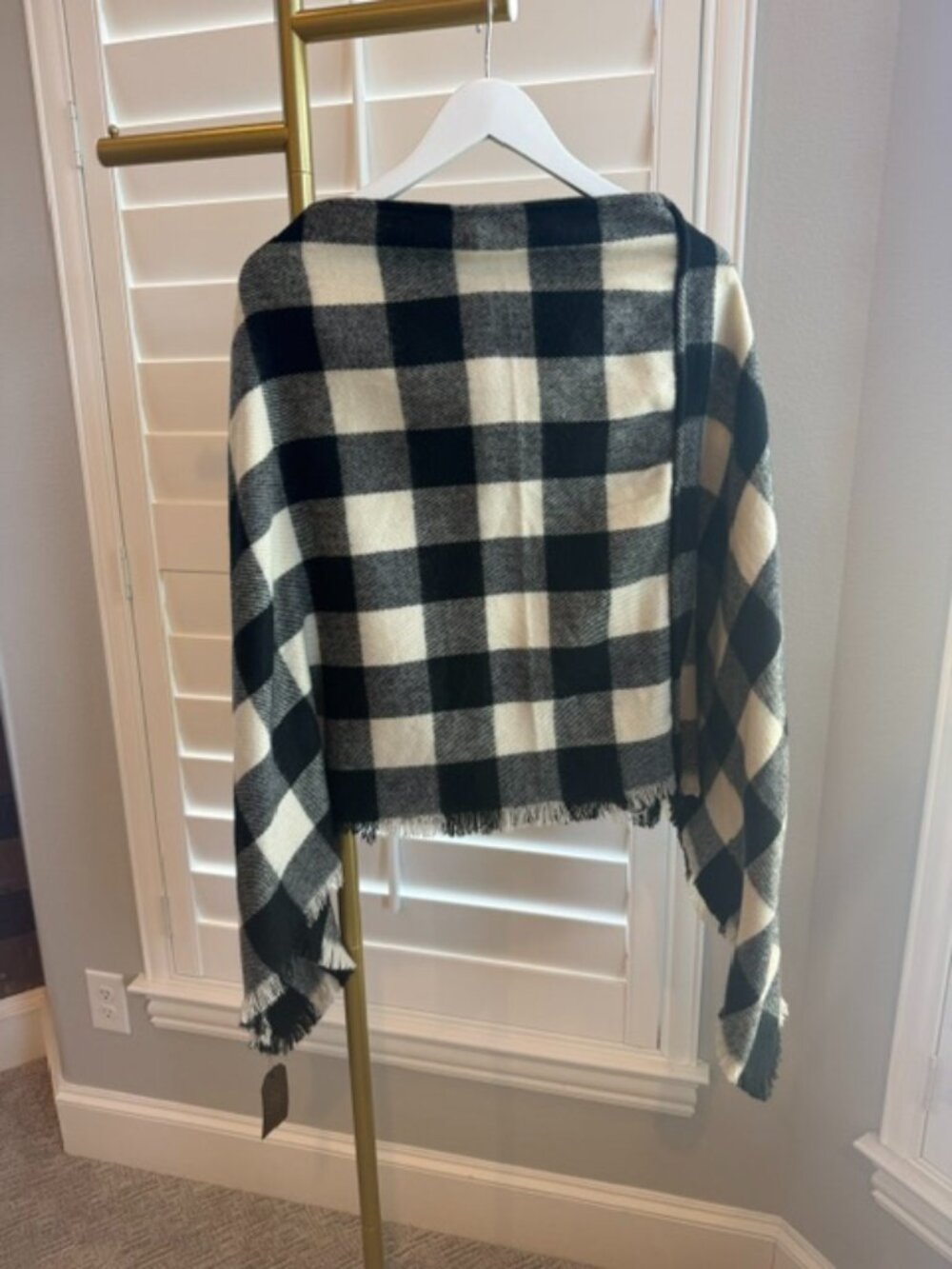 Janice Apparel Black Ivory Buffalo Plaid Poncho Wrap NWT